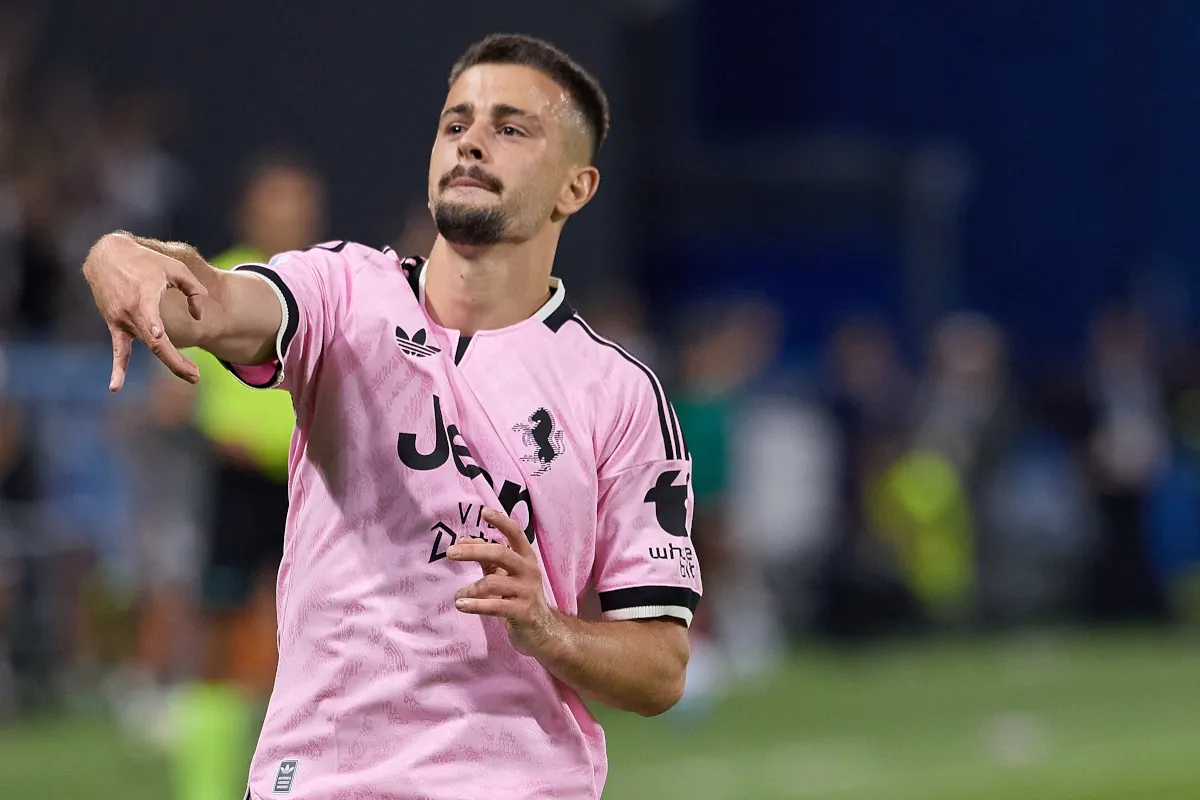 Zhegrova Pilih Bertahan di Juventus, Ravanelli Puji Kualitasnya - sumber: (footballitalia)