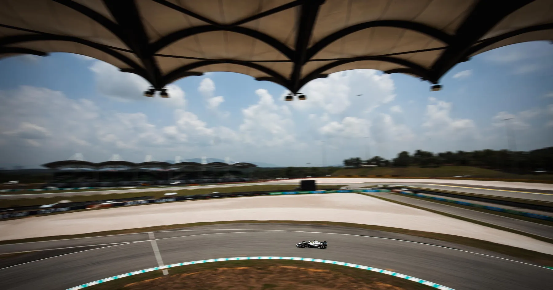 FIA Ubah Letak Bollard di Sepang Usai Keluhan Pembalap - sumber: (racingnews365)