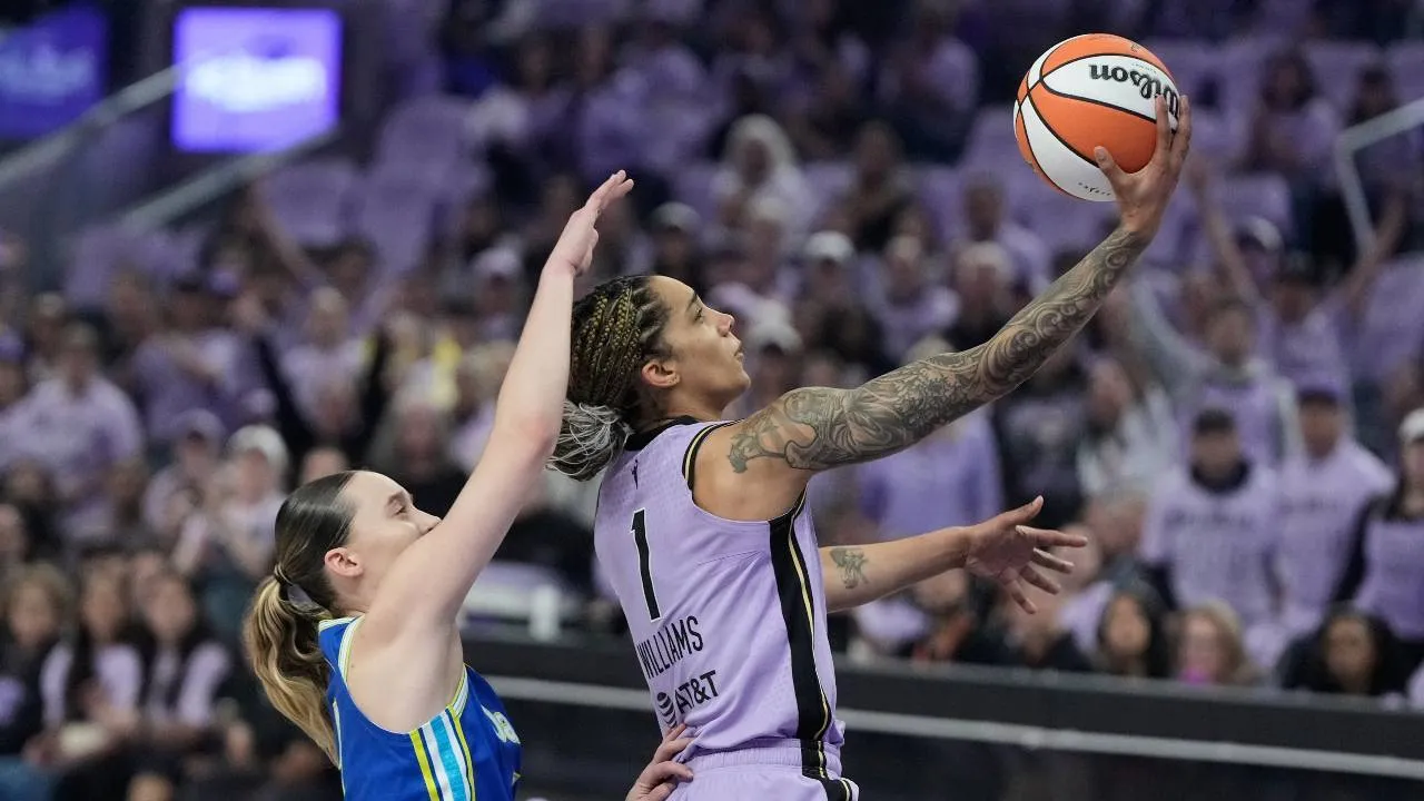 Gabby Williams Bawa Golden State Valkyries Lolos ke Semifinal WNBA