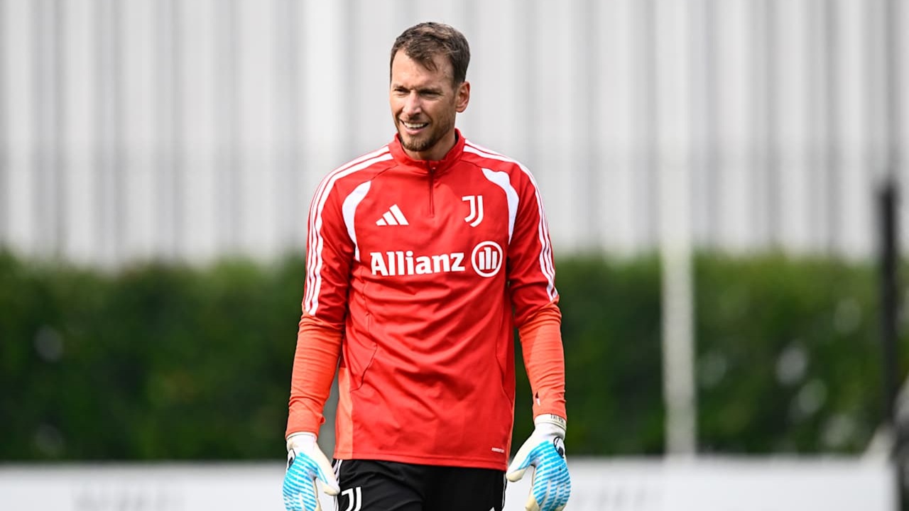 Kembali ke Juventus, Begini Pengakuan Neto Murara: Saya Sudah di Rumah