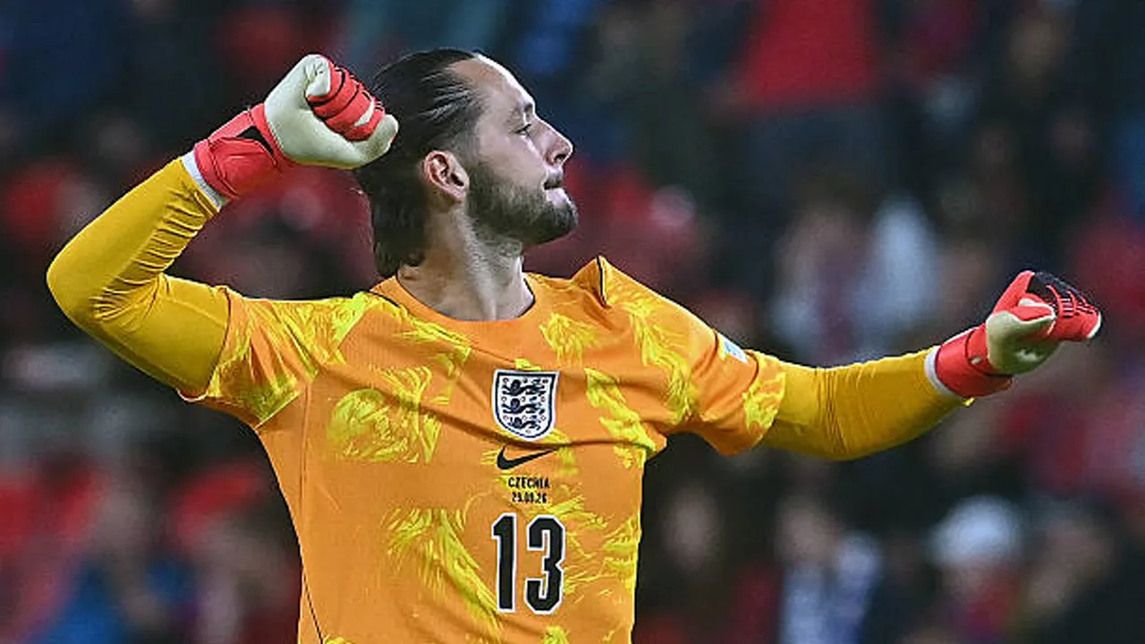 Kualitas James Trafford Disebut Satu Level di Atas Jordan Pickford