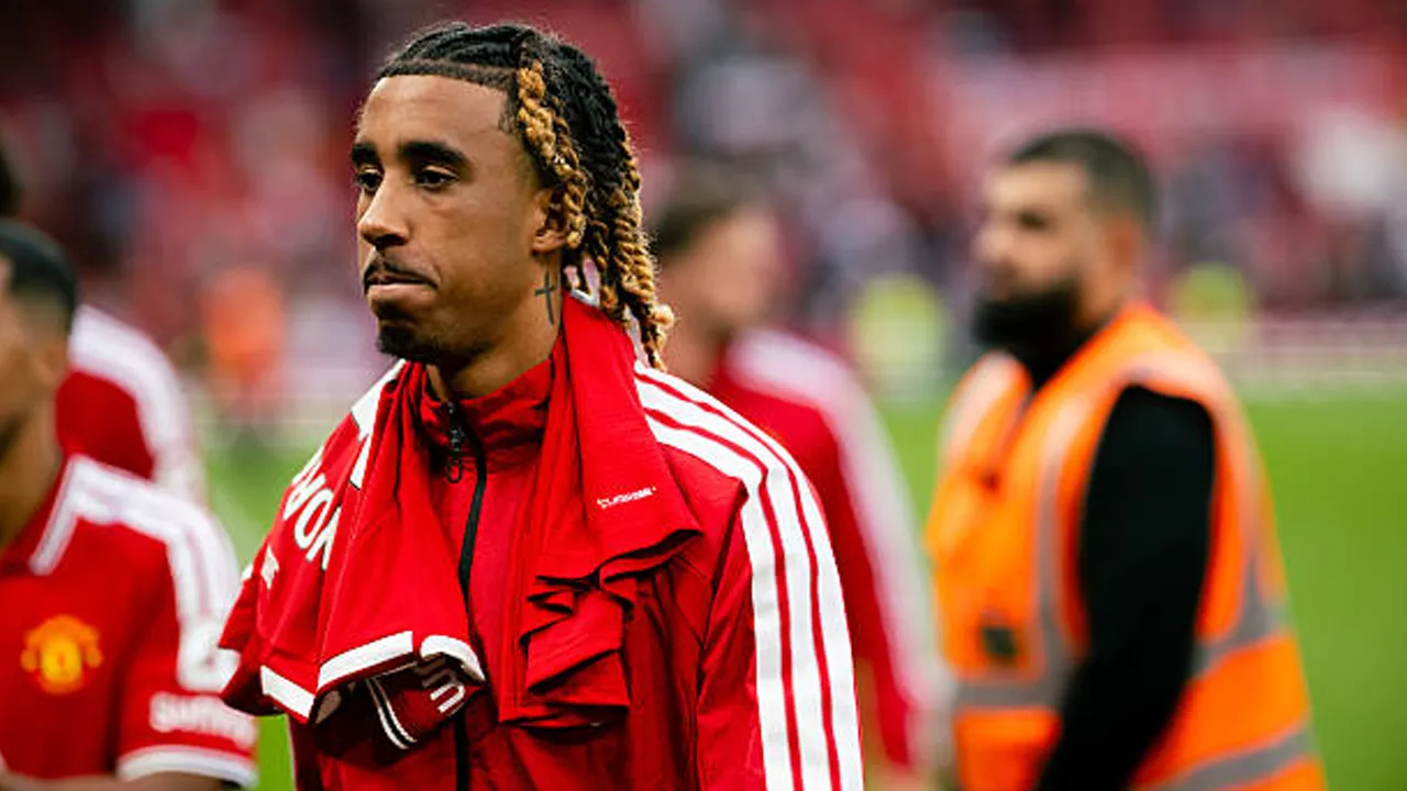 Leny Yoro Tidak Nyaman di Manchester United, Rumor Kepindahan Mulai Muncul