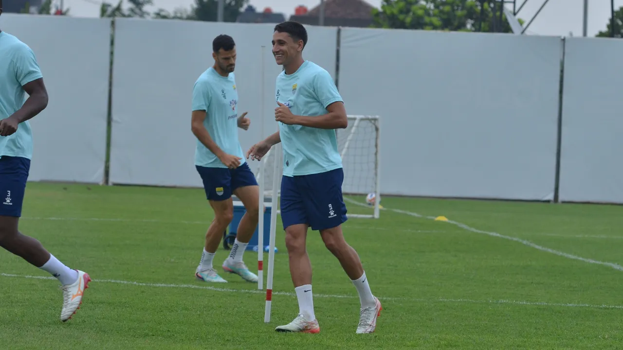 Winger Persib, Luka Menalo