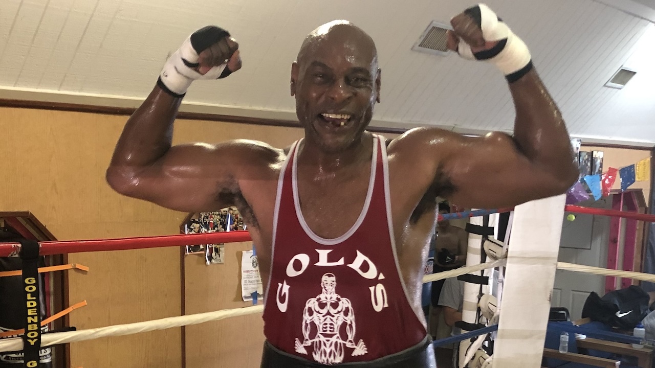 Oliver McCall Ingin Buktikan Masih Mampu Kalahkan Petinju Kelas Berat