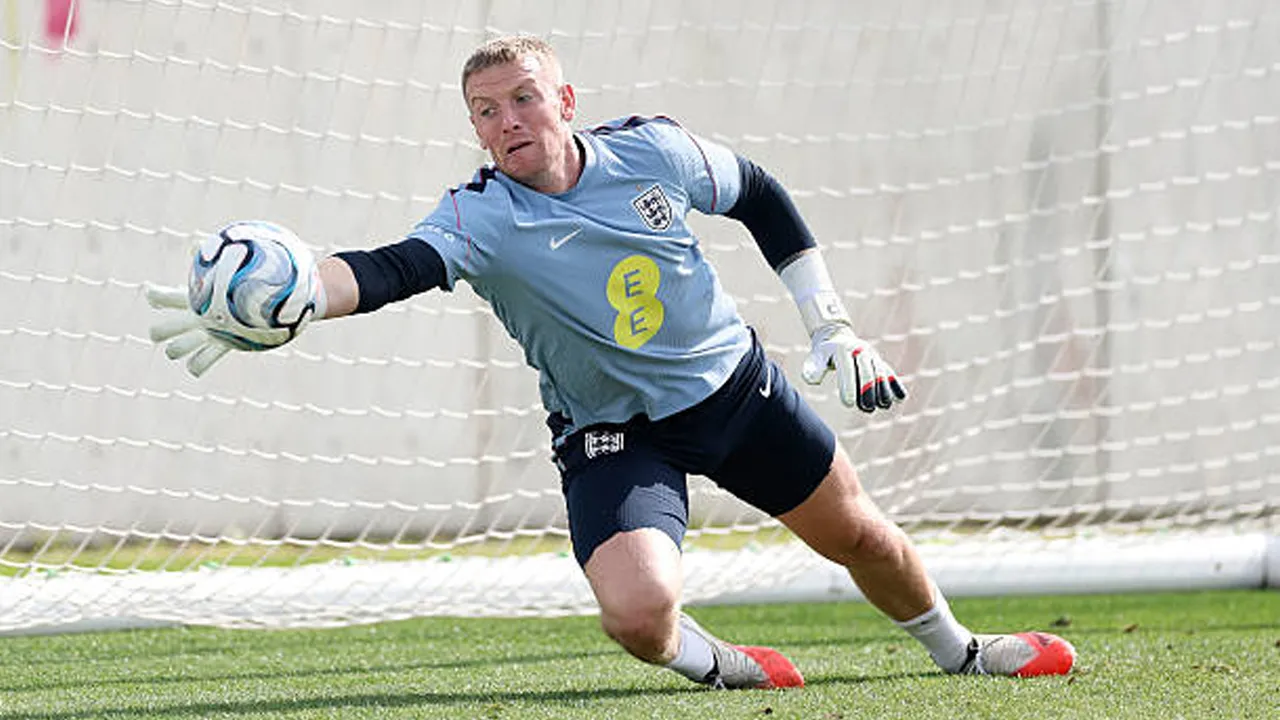 Perebutkan Posisi Kiper Utama Inggris, Jordan Pickford Sambut Baik Persaingan dari James Trafford