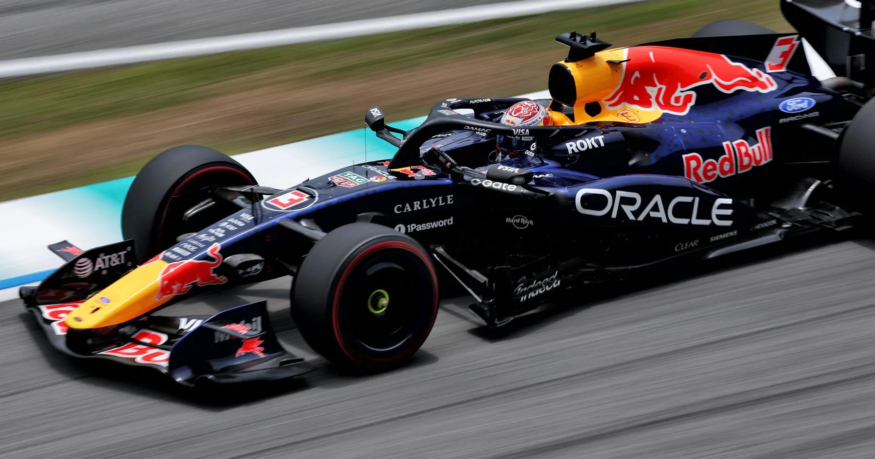 Red Bull Ungkap Strategi Unik Verstappen di Sepang - sumber: (racingnews365)