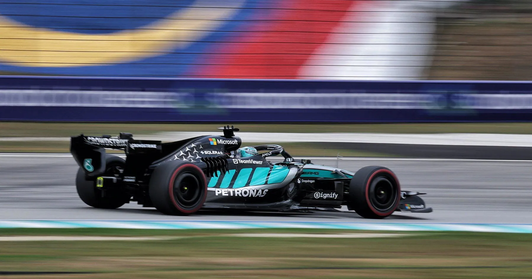 Toto Wolff: Ada Hal Lain Pengaruhi Kegagalan Kualifikasi - sumber: (racingnews365)