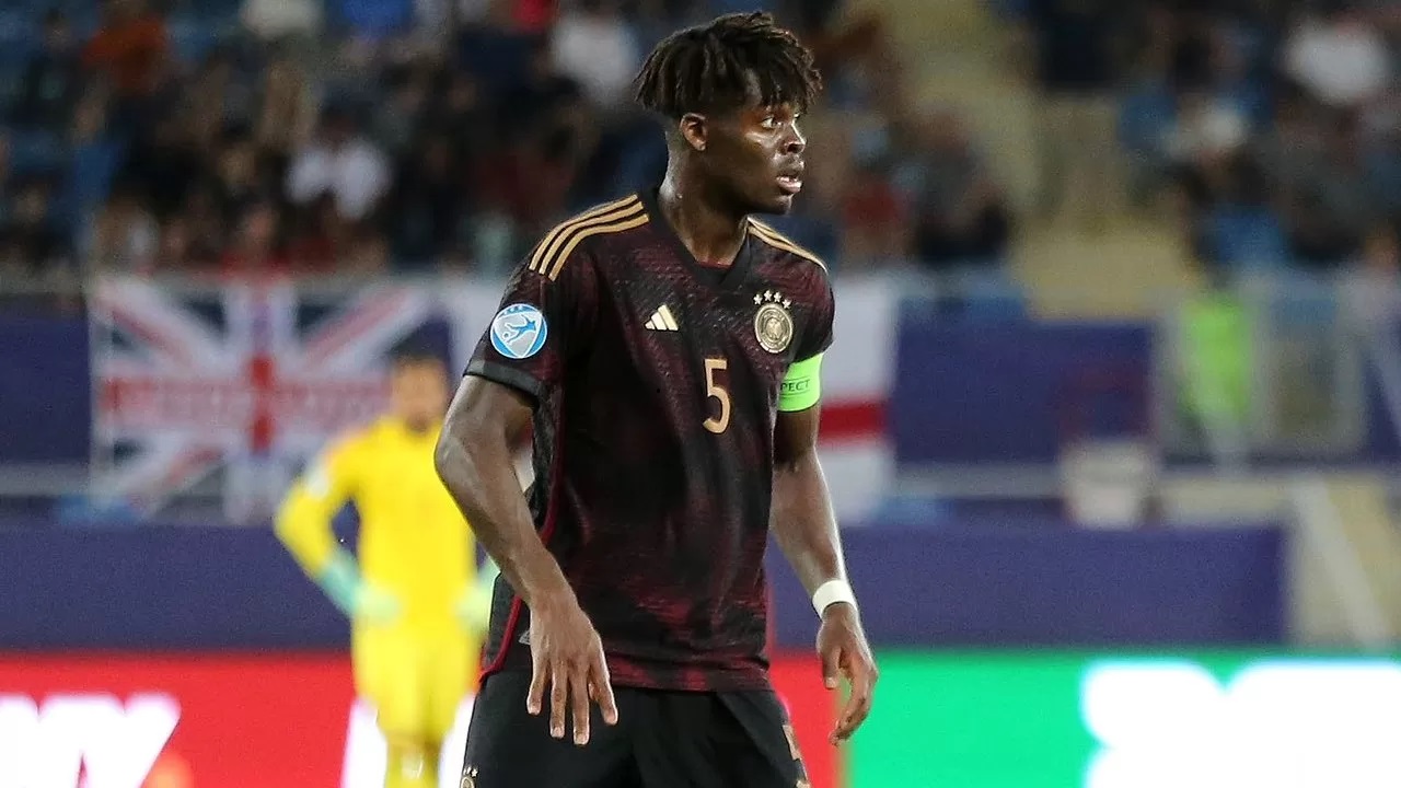 Yann Bisseck Dulu Ingin Jadi Penyerang, Idolanya Thierry Henry