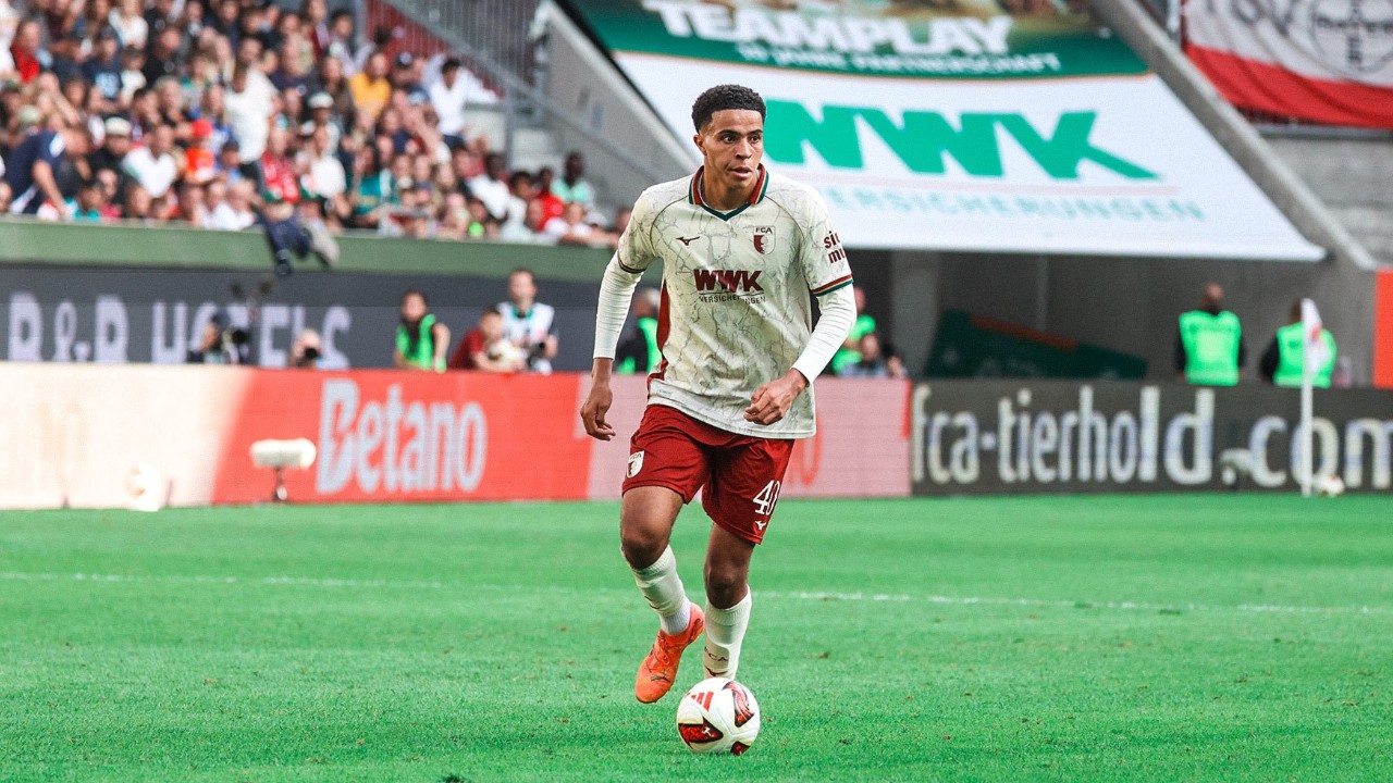 Augsburg Umumkan Noah-Kai Banks Cedera Ligamen Bersama Timnas Jerman