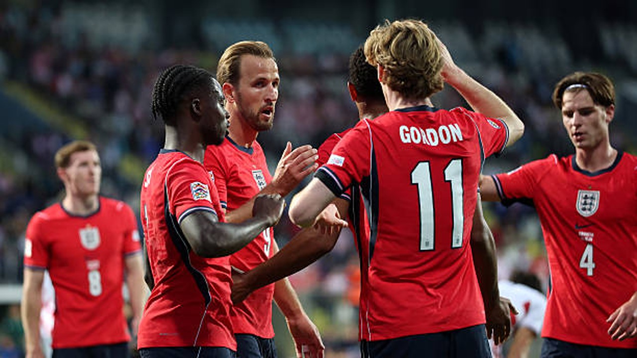 Bukayo Saka Puji Performa Impresif Jude Bellingham dan Anthony Gordon