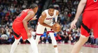 Debut Giannis, Miami Heat Unggul Telak atas Raptors