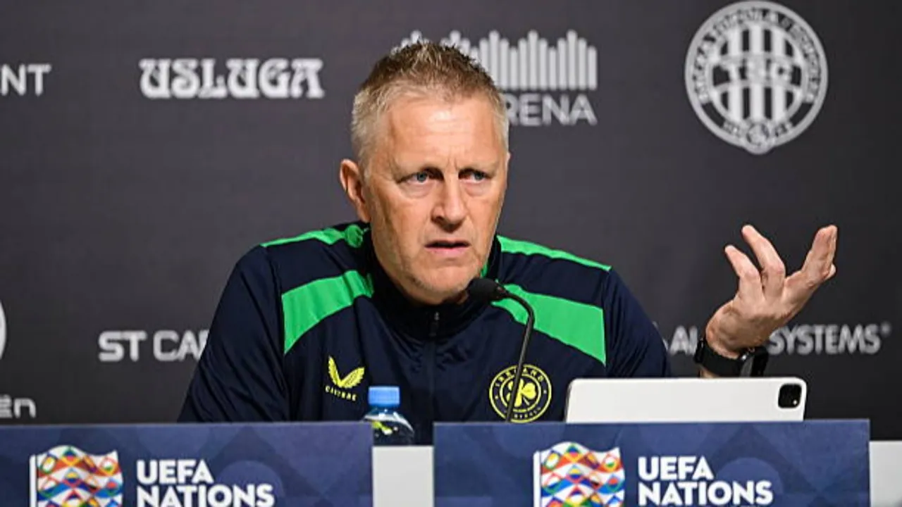 Heimir Hallgrimsson menegaskan skuad Irlandia tidak akan hancur akibat tekanan politik dan isu rasisme