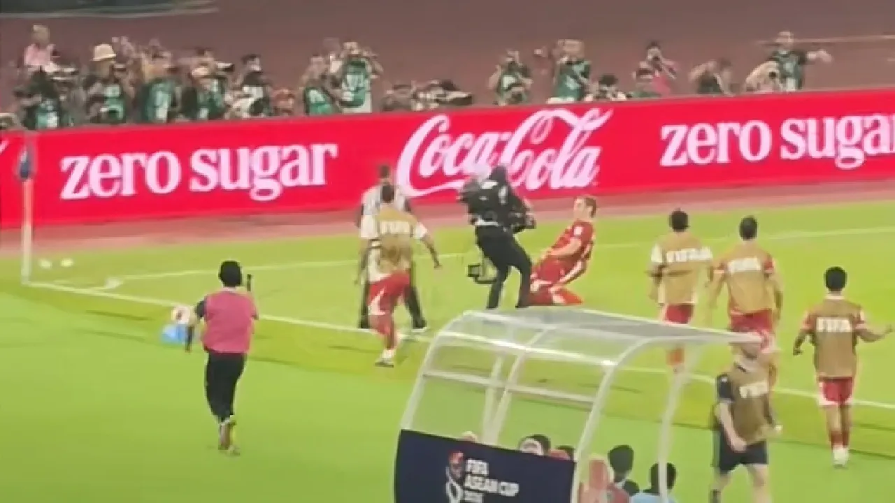 Selebrasi gol perdanan Luke Vickery ditegur oleh rekan setimnya.