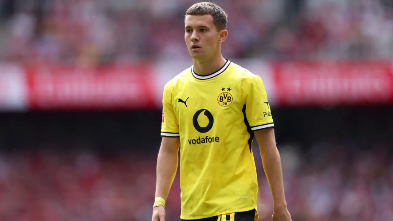 Pelatih Yunani Bantah Dihubungi Dortmund Soal Eksploitasi Konstantinos Karetsas