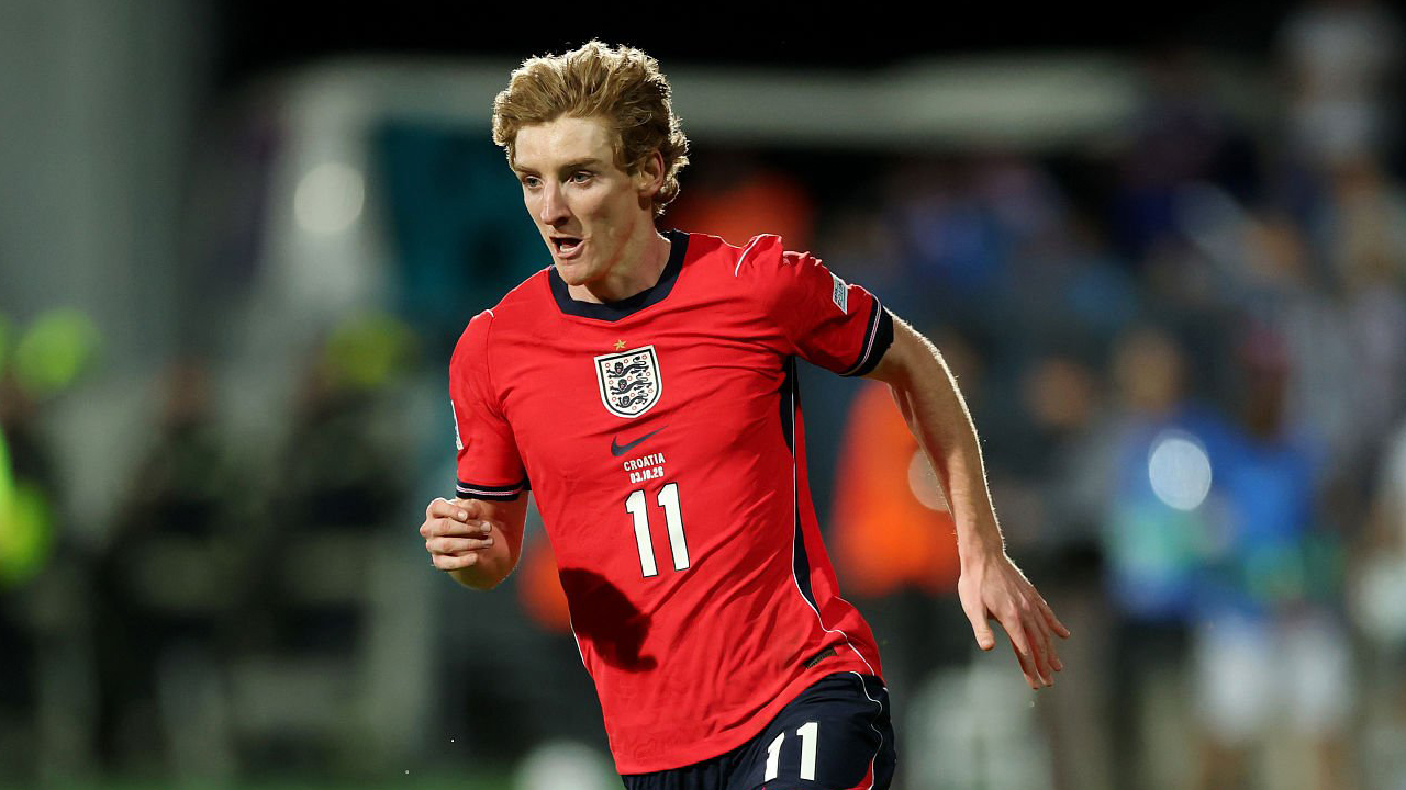 Performa On Fire Bareng Inggris, Anthony Gordon Bikin Barcelona Semringah