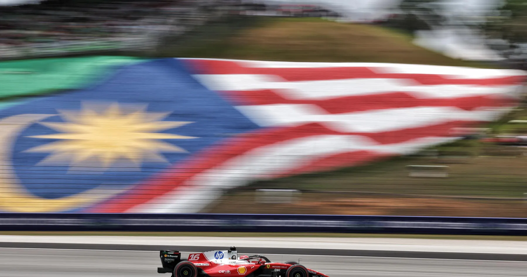 Potensi Hujan Ganggu Balapan GP Bahrain di Sepang? - sumber: (racingnews365)