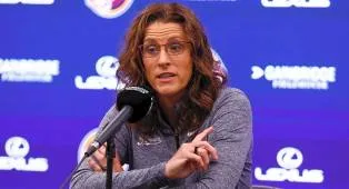 Stephanie White Berharap Tetap Melatih Indiana Fever