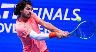 Carlos Alcaraz Terpuruk, Tapi Temukan Solusi Untuk Jadi Finalis Di Tokyo
