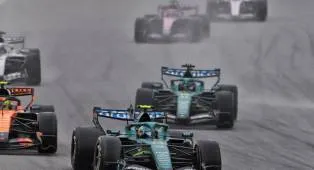 Fernando Alonso Pertanyakan Keputusan Kontroversial di Bahrain