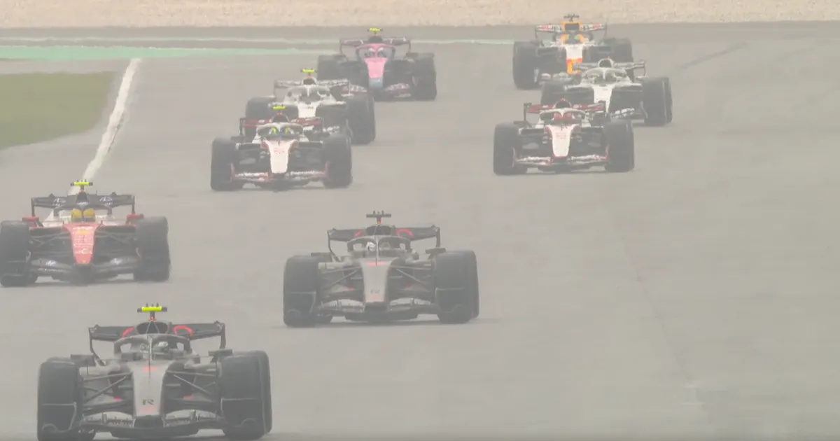 FIA Akan Lakukan Tinjauan Menyeluruh Insiden GP Bahrain - sumber: (racingnews365)
