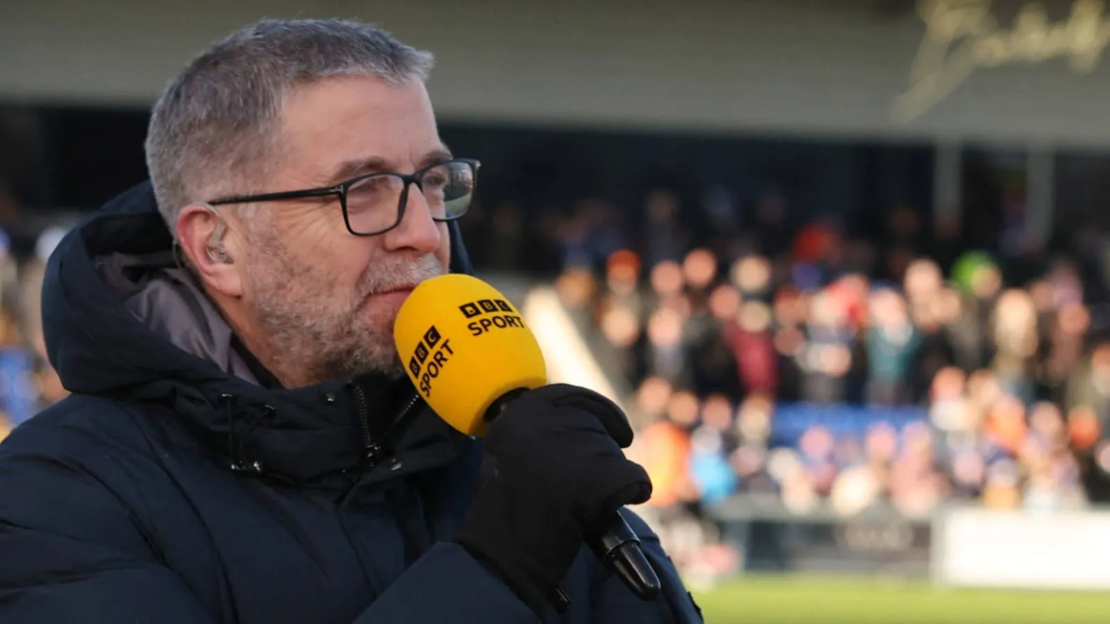 Kisah Baru Mark Chapman dengan Rekan Host Match of the Day - sumber: (givemesport)