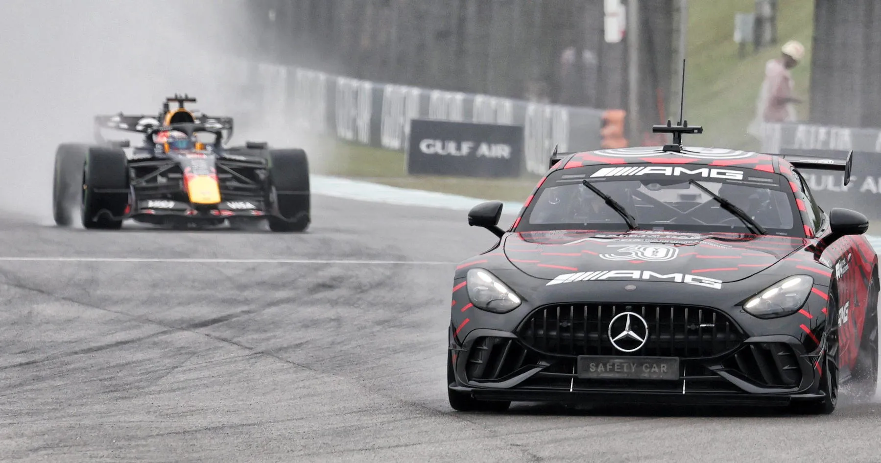 Masalah Aneh Sebabkan Penundaan Besar, Pembalap F1 Terkejut - sumber: (racingnews365)