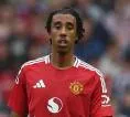 Milan Disebut Pantau Leny Yoro yang Masih Tak Pasti di Man United