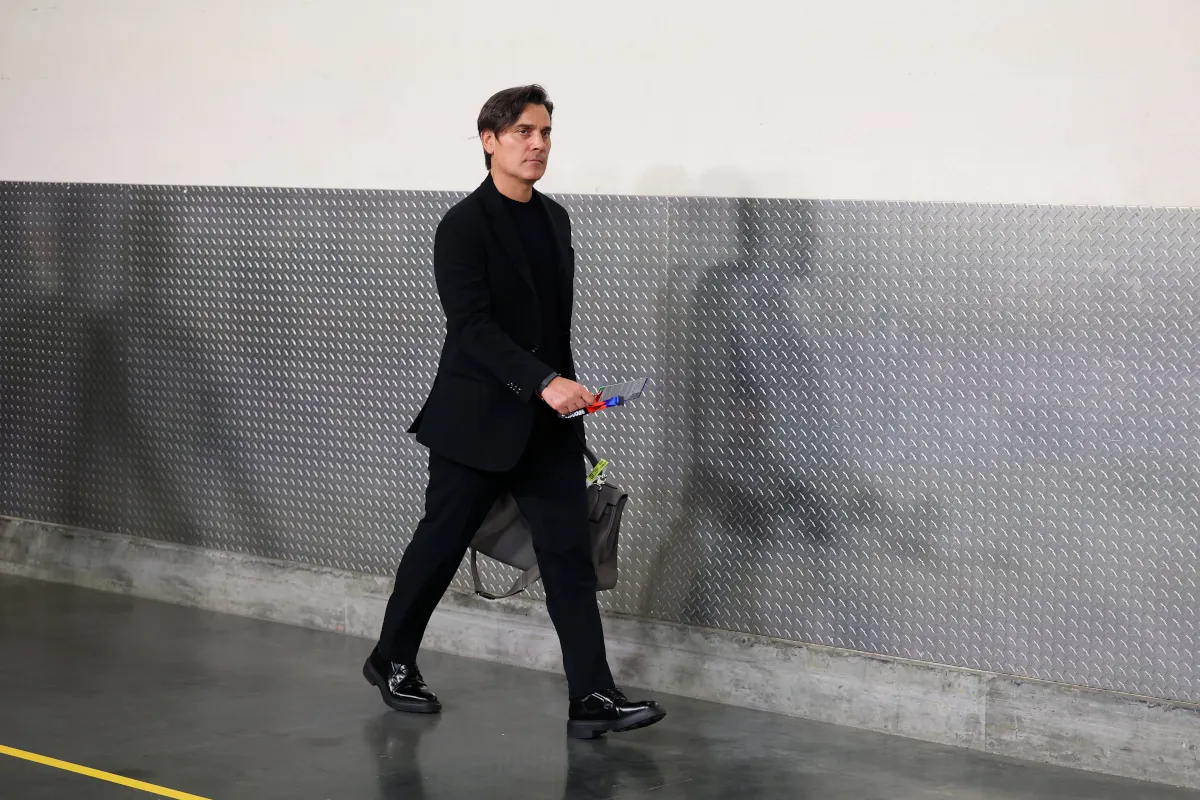 Montella Tegaskan Sikap Hadapi Kritik Tak Masuk Akal - sumber: (footballitalia)
