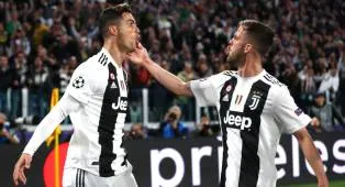 Ronaldo Terpinggirkan: Juventus Dituding Pjanic Atas Drama Tendangan Bebas