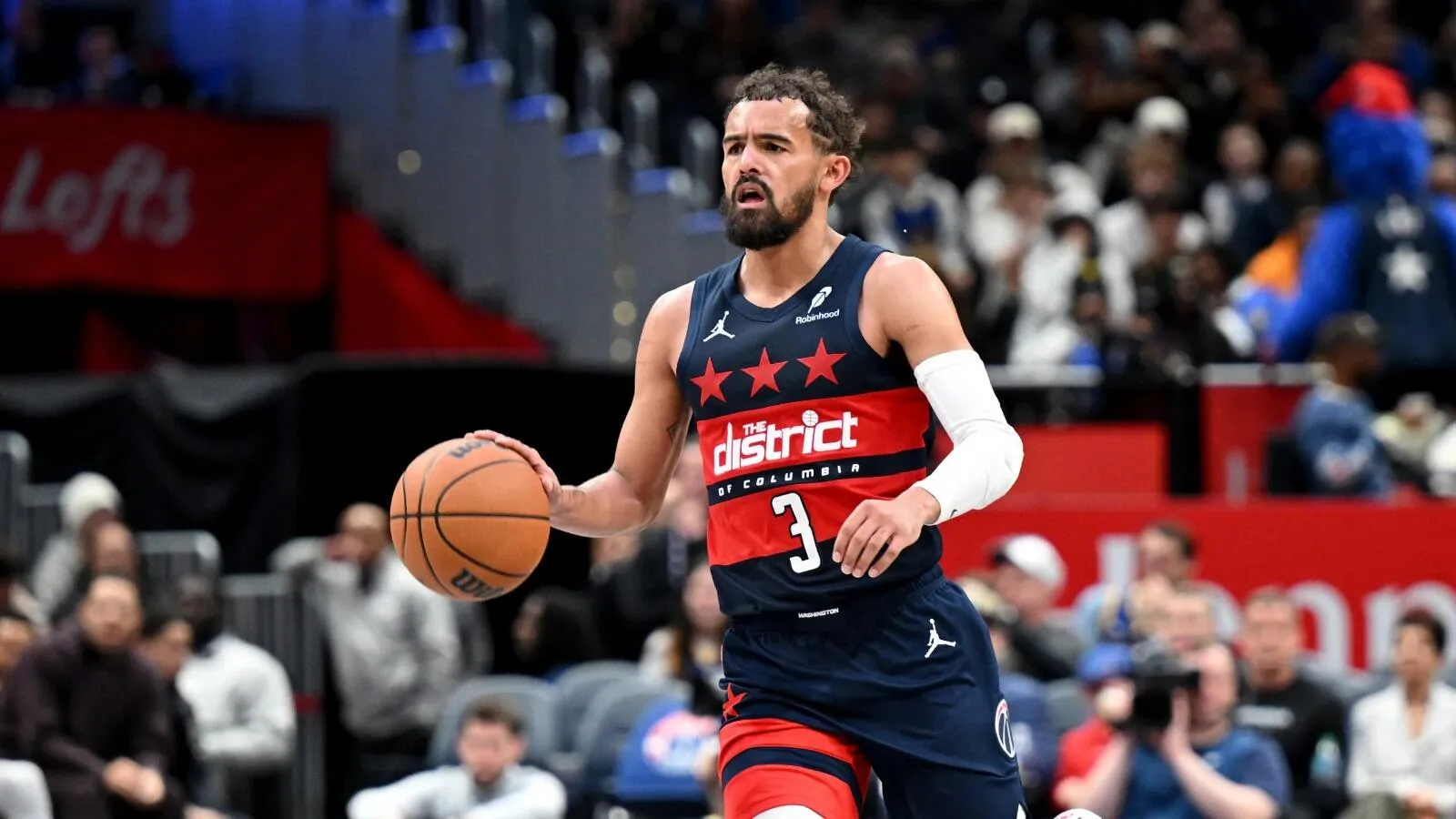 Trae Young Masih Pertimbangkan Kembali ke Atlanta Hawks - sumber: (mainbasket)