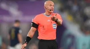 Wasit Szymon Marciniak Pimpin Timnas Italia vs Turkiye di Bologna