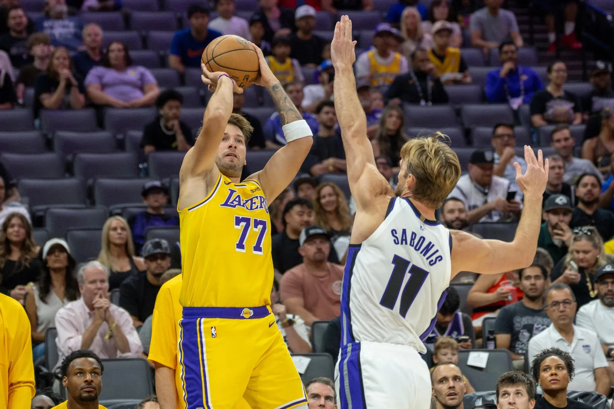 Luka Doncic Gembira Kembali Bermain dengan Lakers - sumber: (mainbasket)