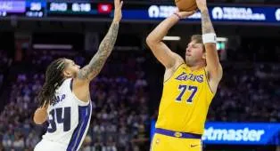 Luka Doncic Gemilang, JJ Redick Berikan Pujian Tinggi