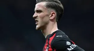 Saelemaekers Terancam Absen Panjang, Milan Pertimbangkan Operasi Tambahan