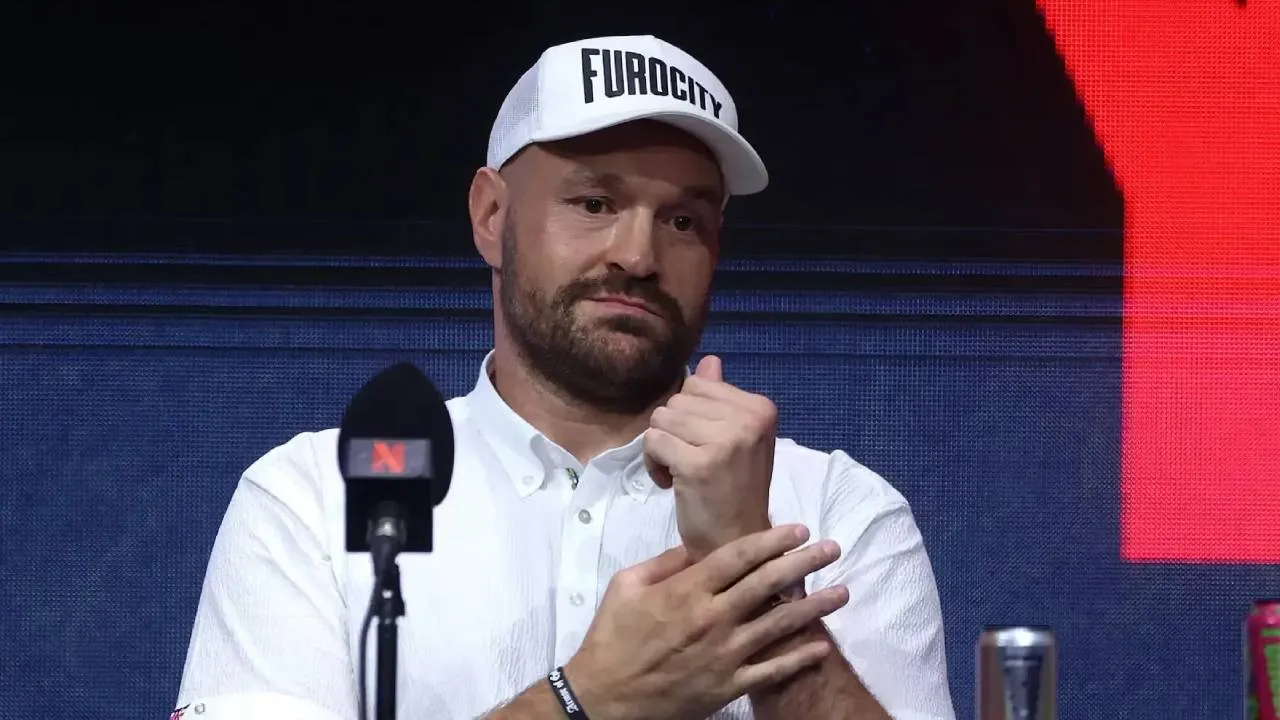 Tyson Fury menggambarkan duel nanti seperti baku tembak dan yakin pukulan kerasnya akan mengakhiri pertandingan. (Foto: Fight TV)
