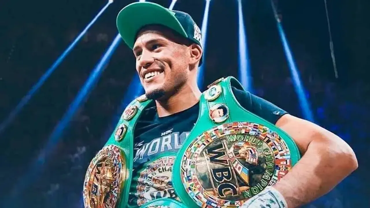 Tyson Fury Klaim David Benavidez Jauh Lebih Berbahaya dari Joshua