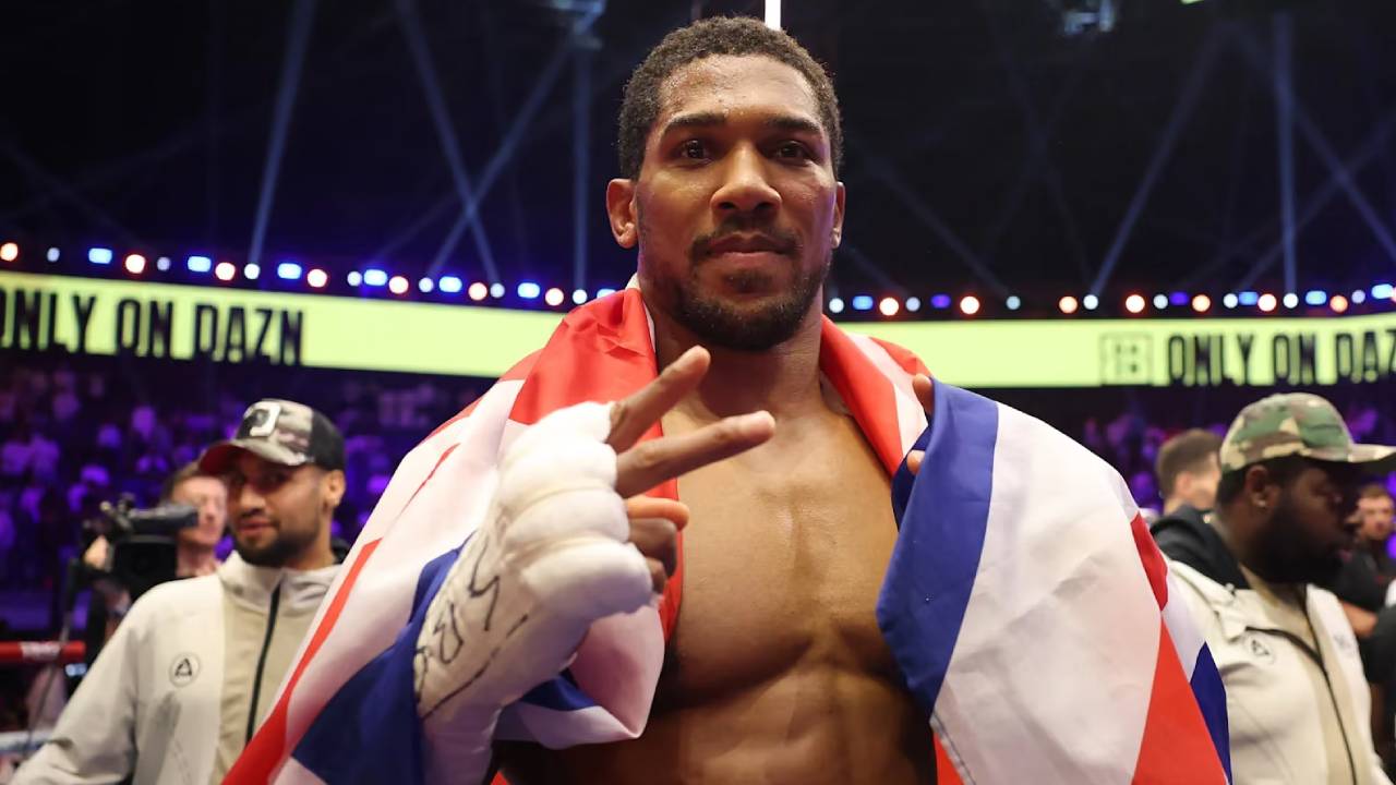 Anthony Joshua Prediksi Tyson Fury Tak Akan Bertahan Lebih dari 10 Ronde