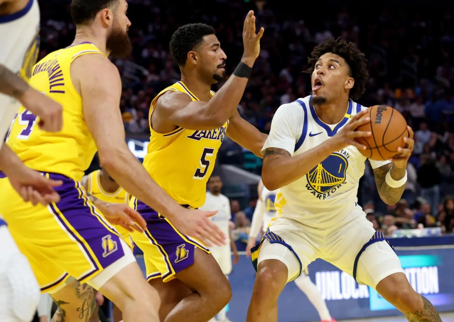 Lakers Takluk dari Warriors Tanpa Kehadiran Luka Doncic - sumber: (mainbasket)