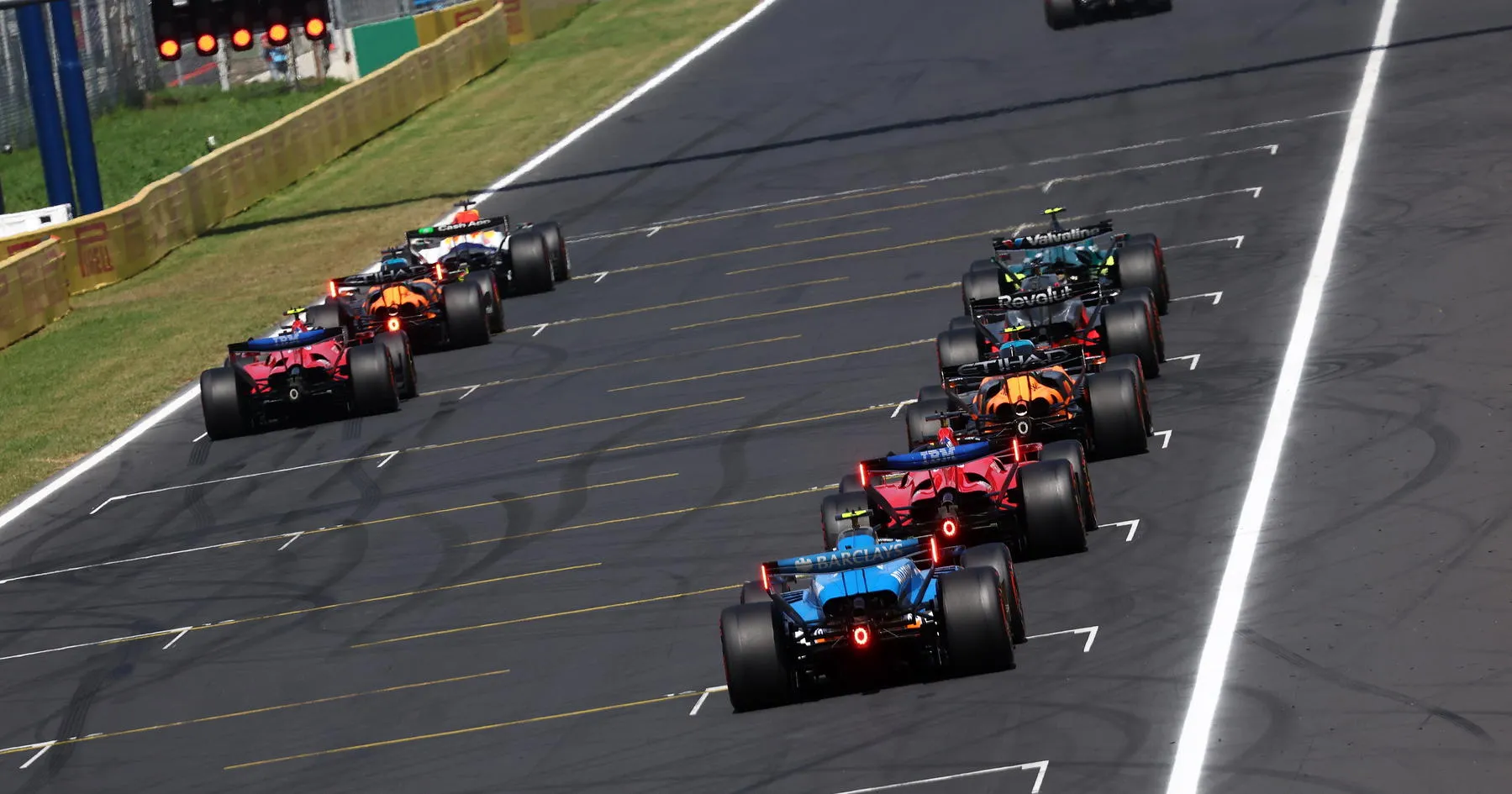 Masalah Tersembunyi di Balik Kembalinya Mesin V8 F1 - sumber: (racingnews365)