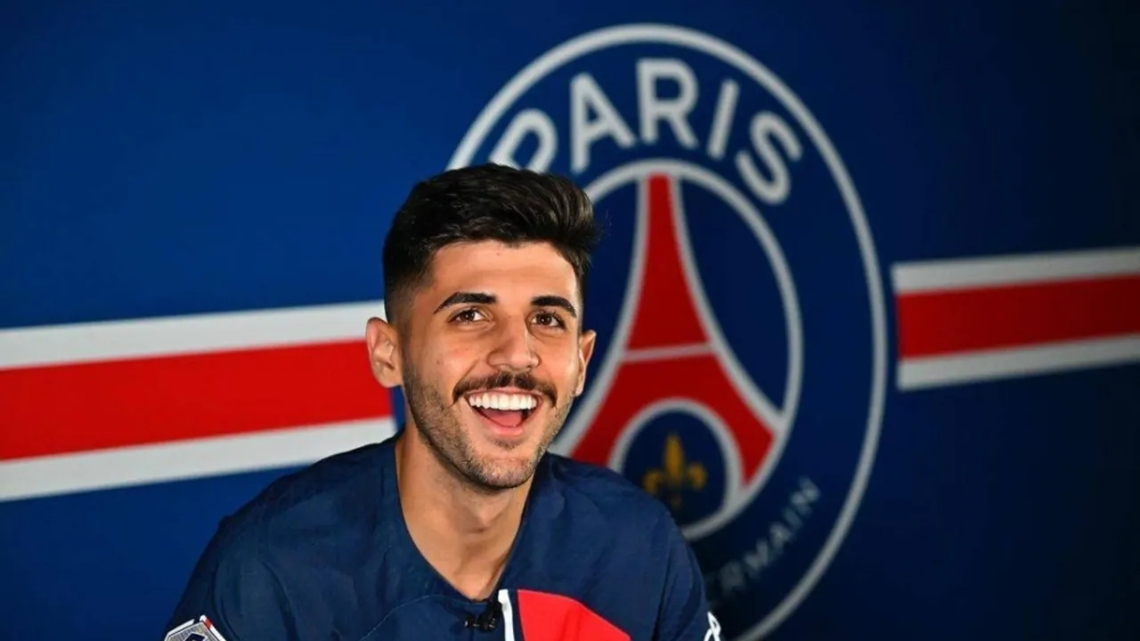 Perpanjangan Kontrak di PSG Hingga 2031 Sangat Berarti Bagi Lucas Beraldo
