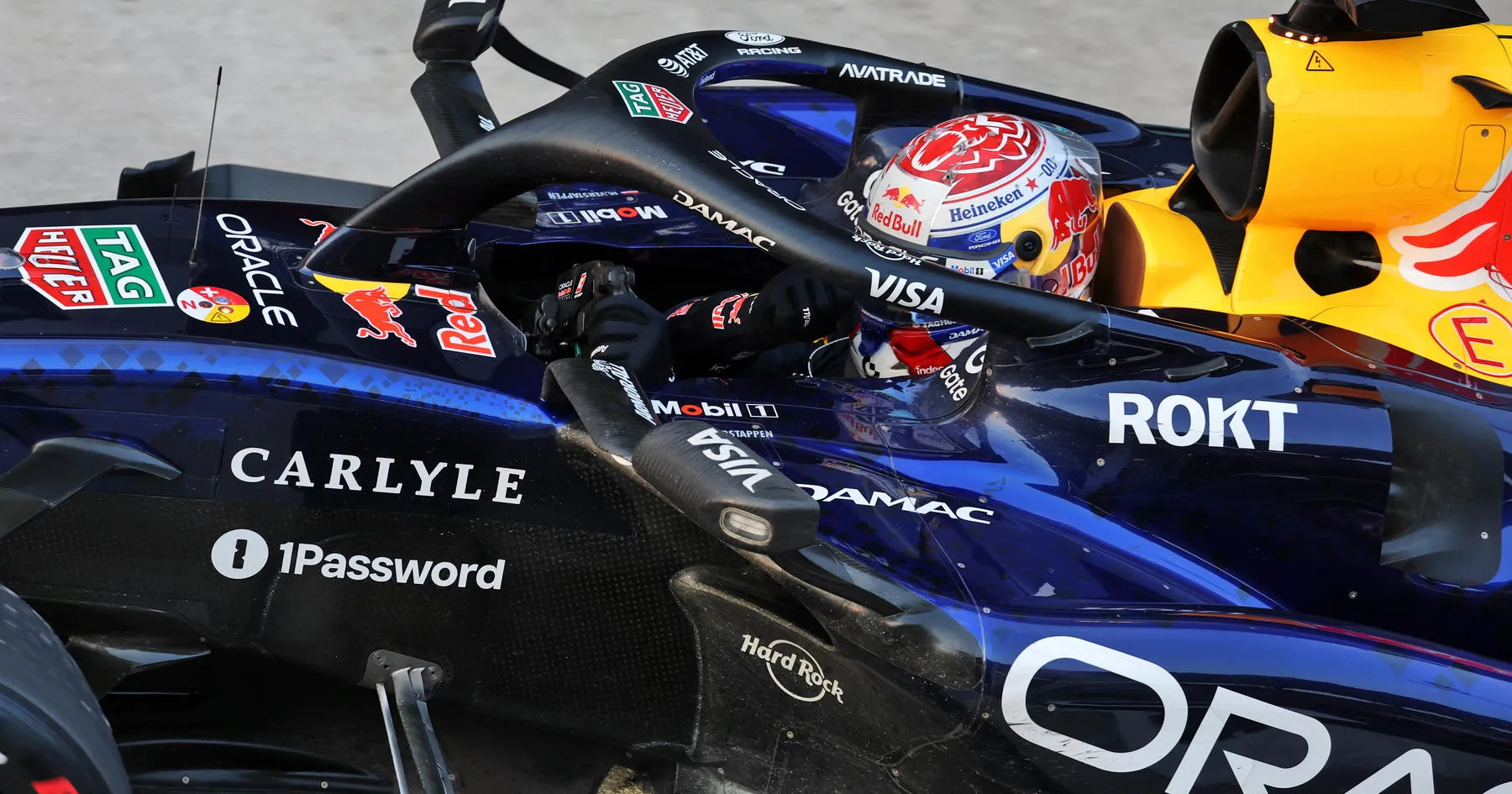 Red Bull Raih Laba Besar Meski Tahun F1 Bergolak - sumber: (racingnews365)