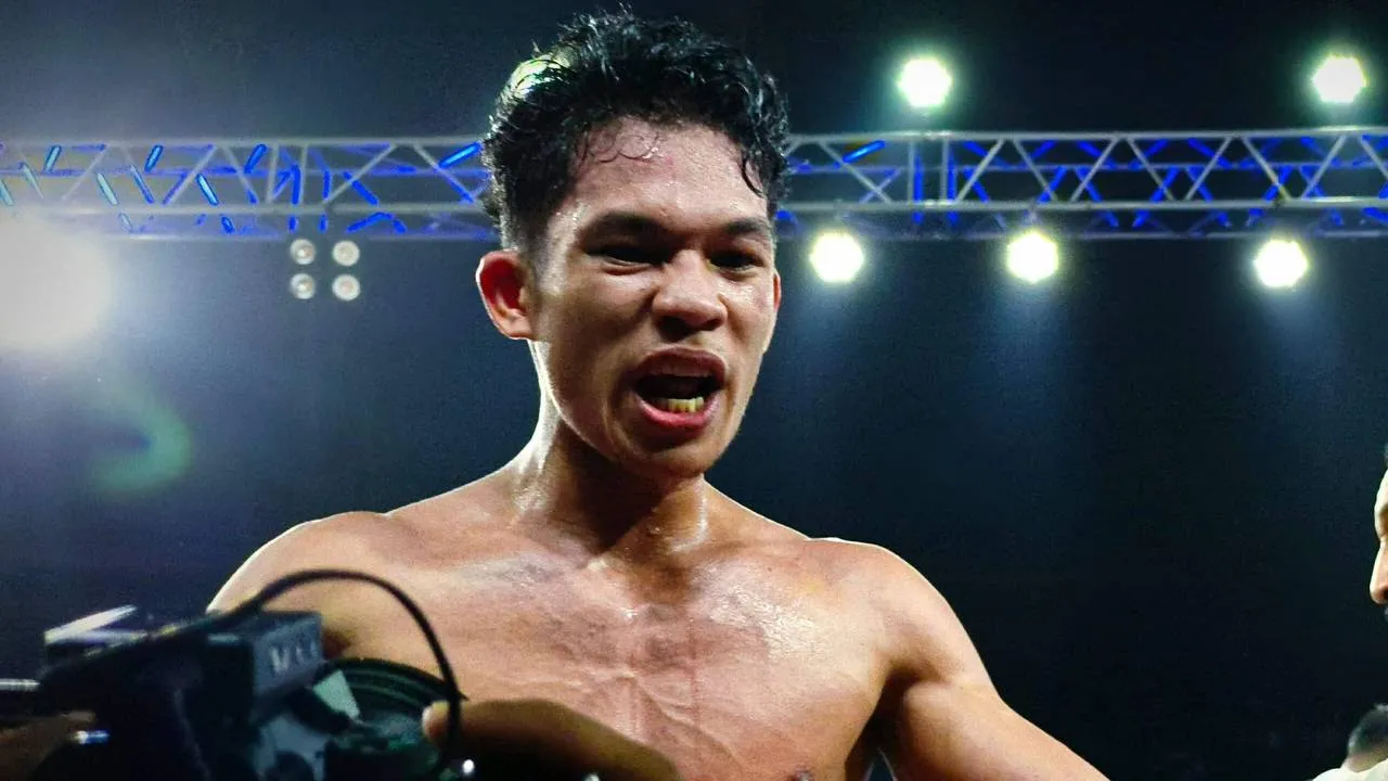 Regie Suganob mengaku atmosfer arena yang penuh membantu mendorongnya meraih kemenangan KO. (Foto: Fight TV)