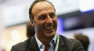 Bek Veteran Vega Siap Tantang Kursi Kepresidenan FIFA