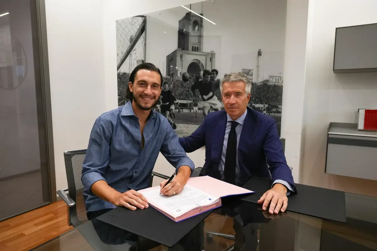 Bologna Resmi Gaet Darmian, Eks Bek Inter dan Man United, Gratis - sumber: (footballitalia)