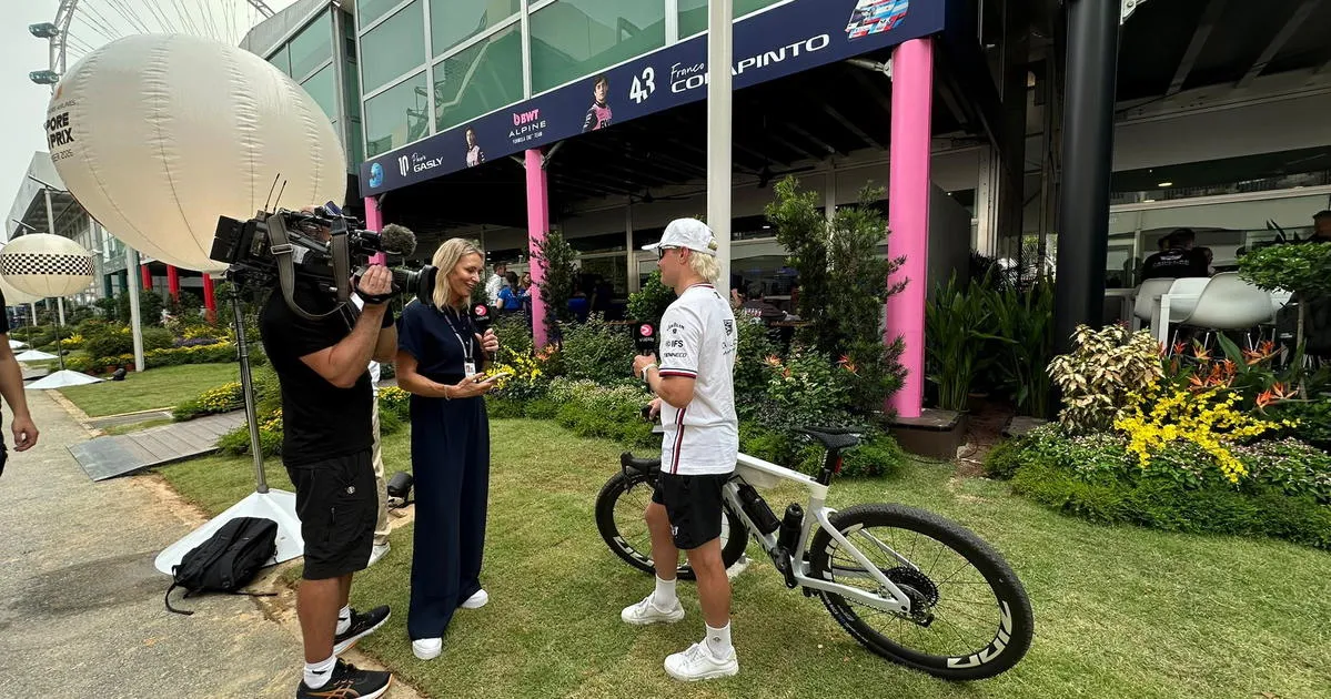 Bottas Mengungkap Tantangan Psikologis di Perjalanan Epik ke Singapura - sumber: (racingnews365)