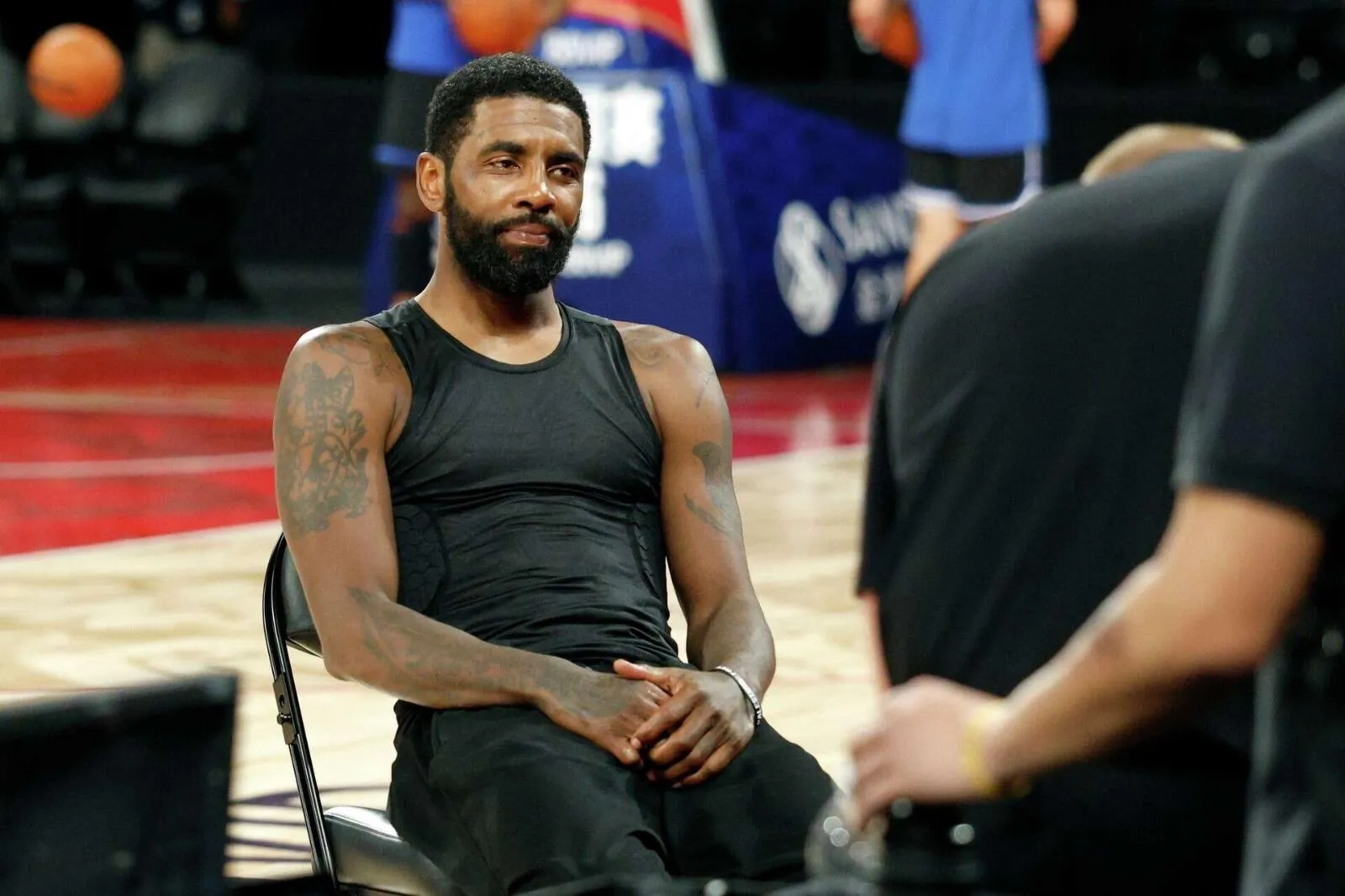 Kyrie Irving Tunda Comeback Akibat Cedera Betis 8 Pekan - sumber: (mainbasket)
