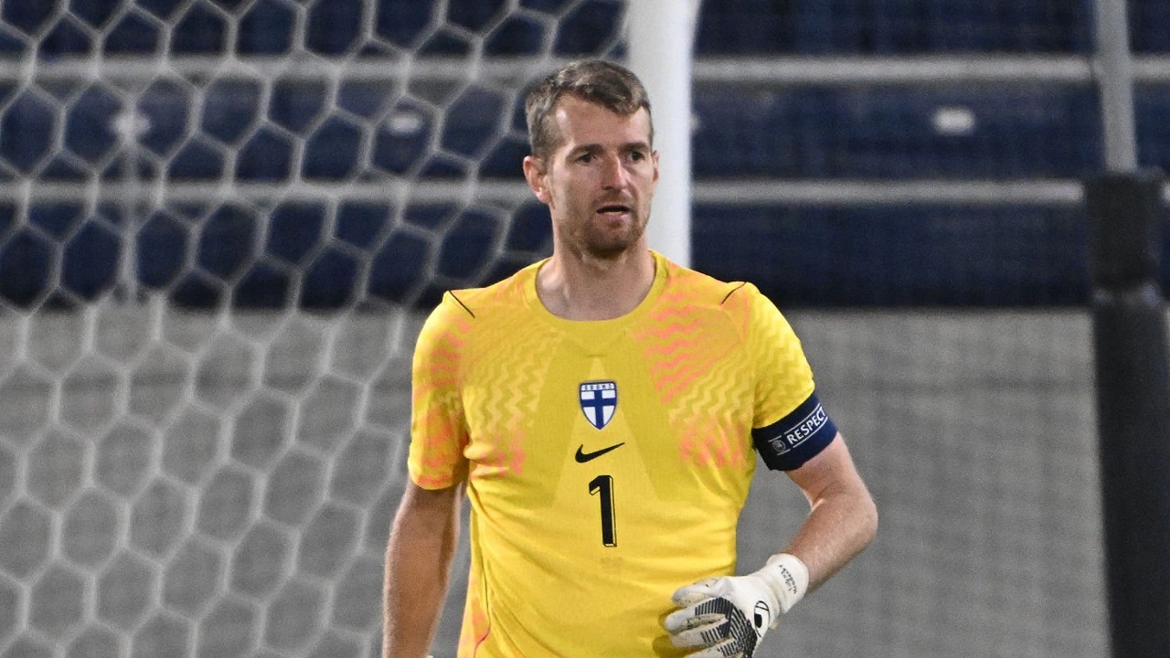 Lukas Hradecky Ngamuk Usai Finlandia Dipermalukan Belarus di Nations League