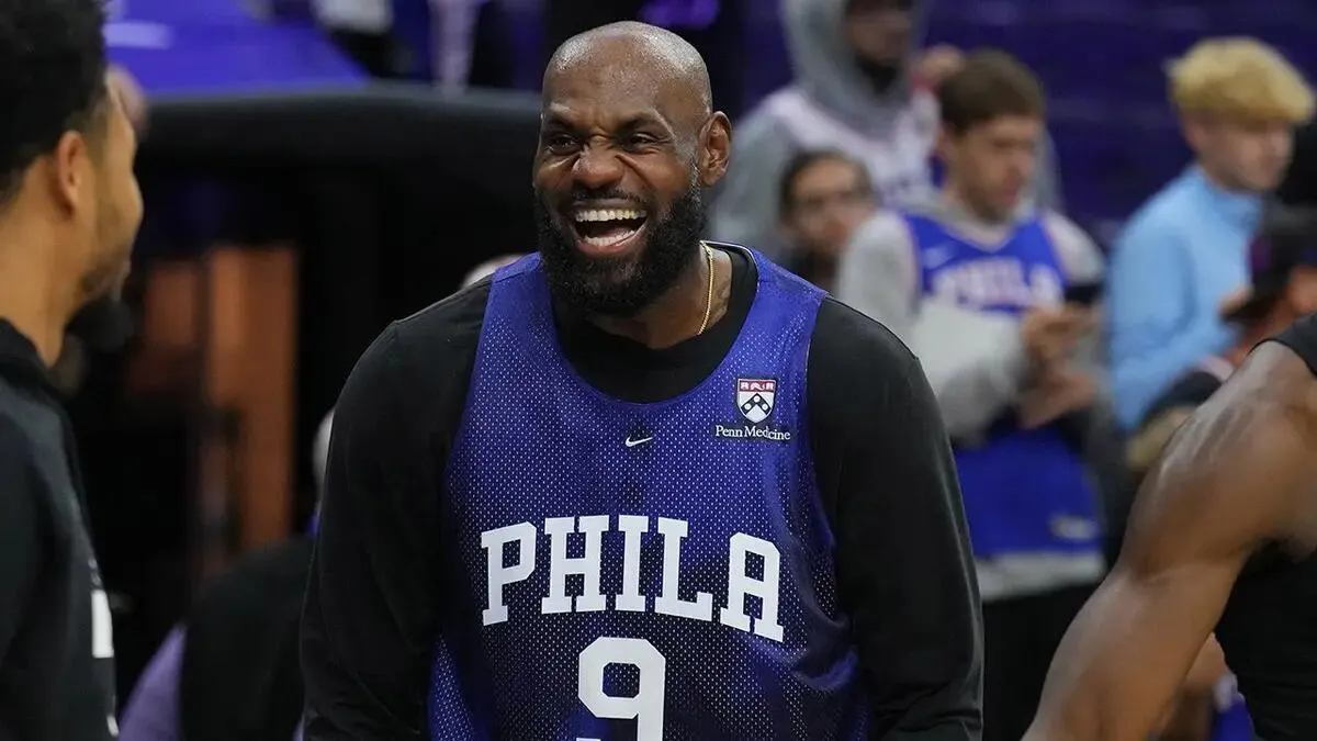 Nick Nurse Pertimbangkan LeBron James Sebagai Center 76ers - sumber: (mainbasket)