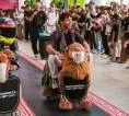 Sambutan Unik MotoGP Indonesia, Para Rider Naik Wahana ZooMoov di Bandara