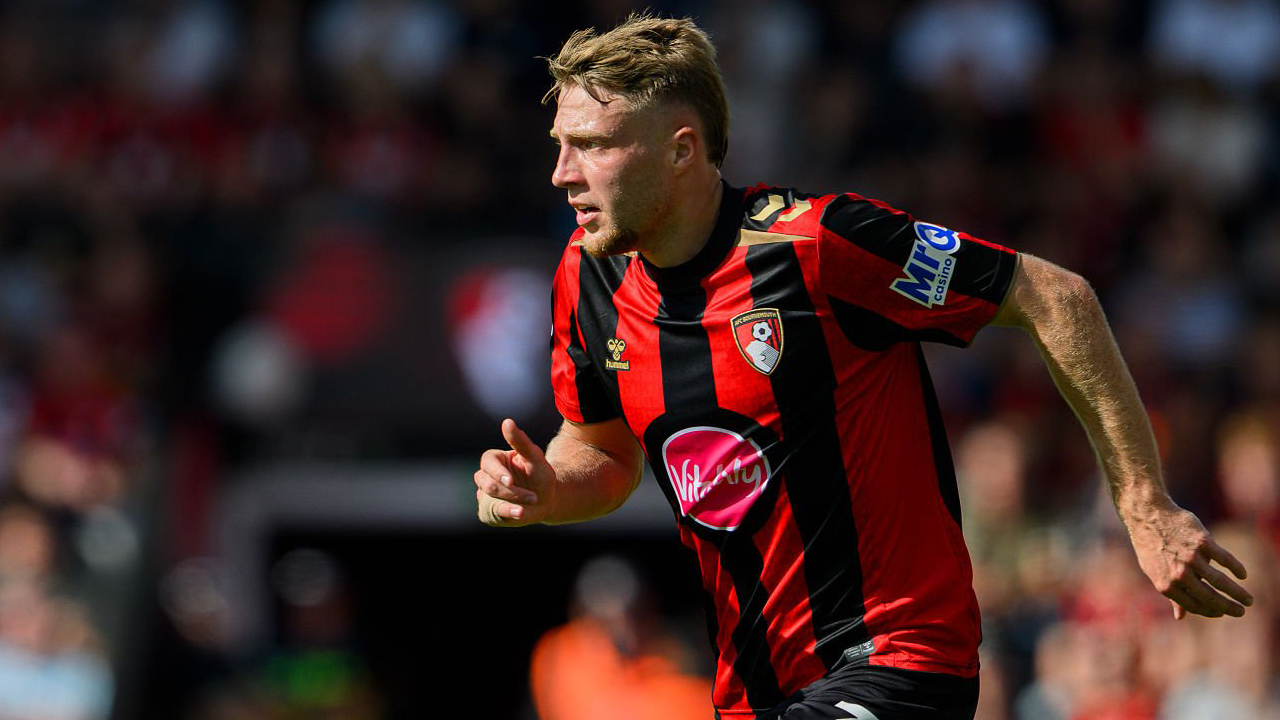 Tampil Oke di Bournemouth, Adrien Truffert Jadi Rebutan MU dan Liverpool